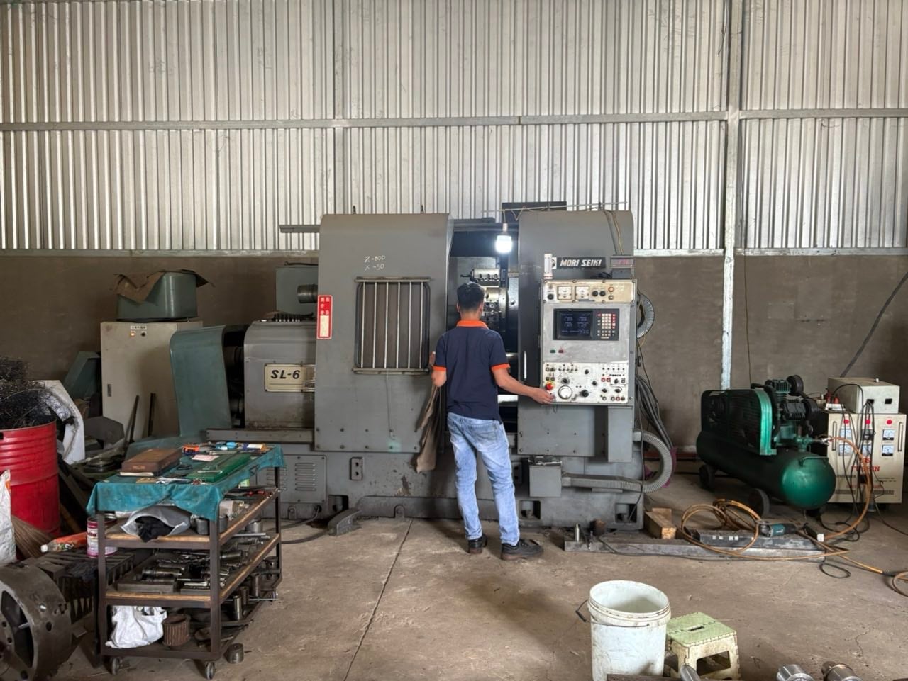 CNC lathe machine (6)